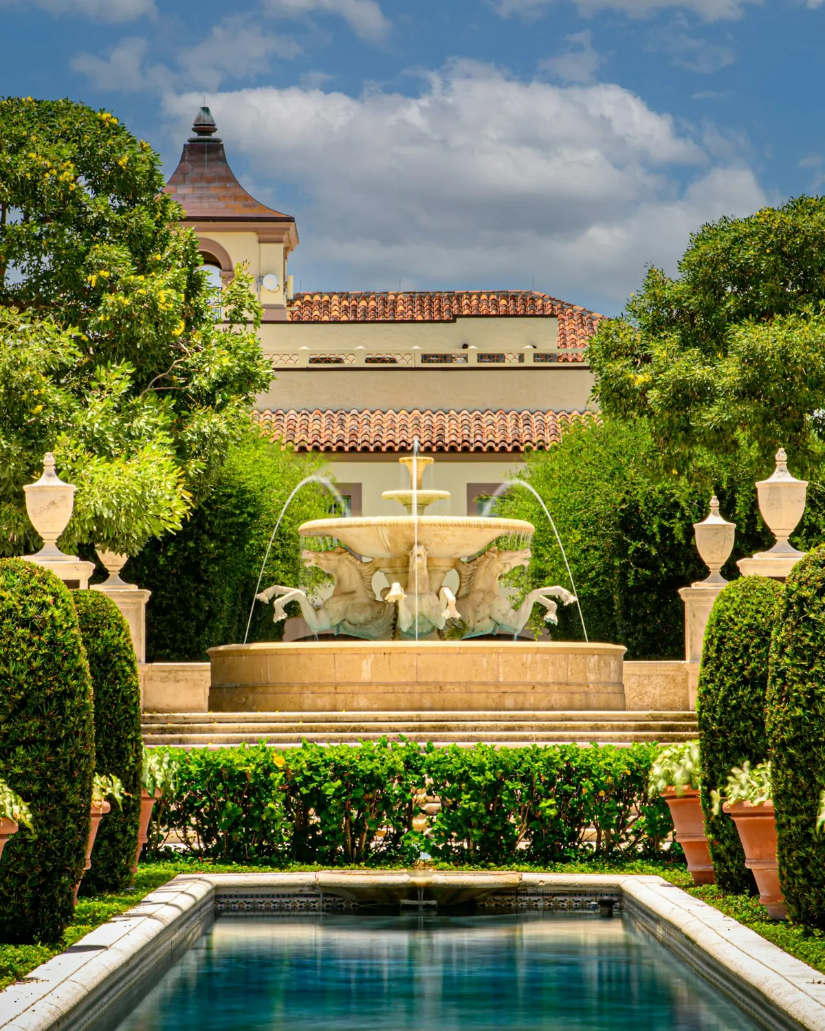 Garden and fountain at a Palm Beach hotel